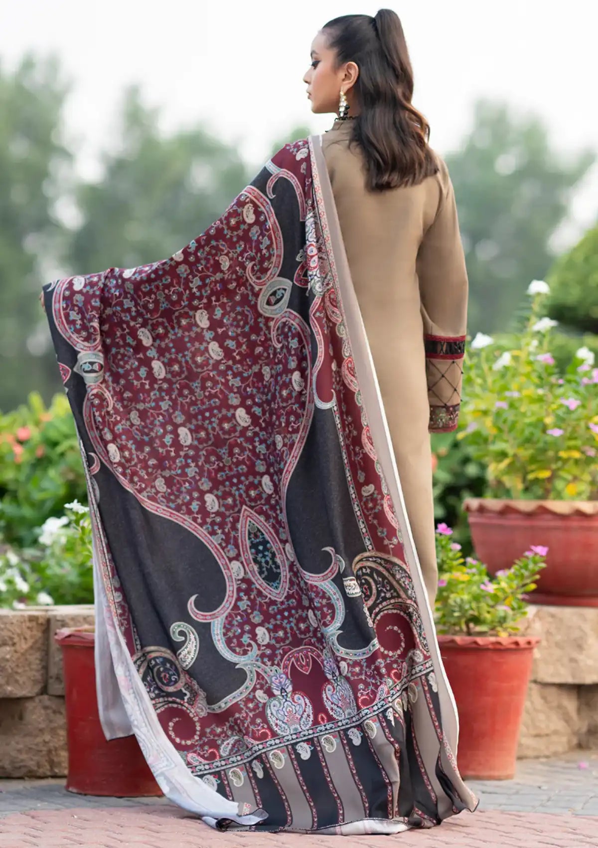 Bin Ilyas Janan Winter Khaddar'23 D-1917-A - Mohsin Saeed Fabrics