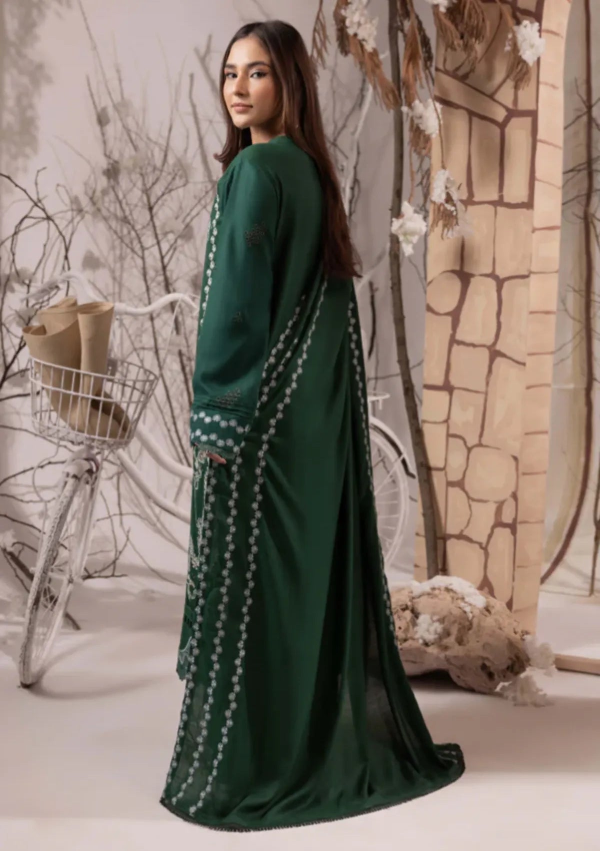 mohsin-saeed-fabrics-designer-daily-wear-formal-and-wedding-suits-within-budget-This-product-is-from-humdum-irina-peach-wool25-d-10-is-available-on-Mohsin-saeed-fabrics-website.