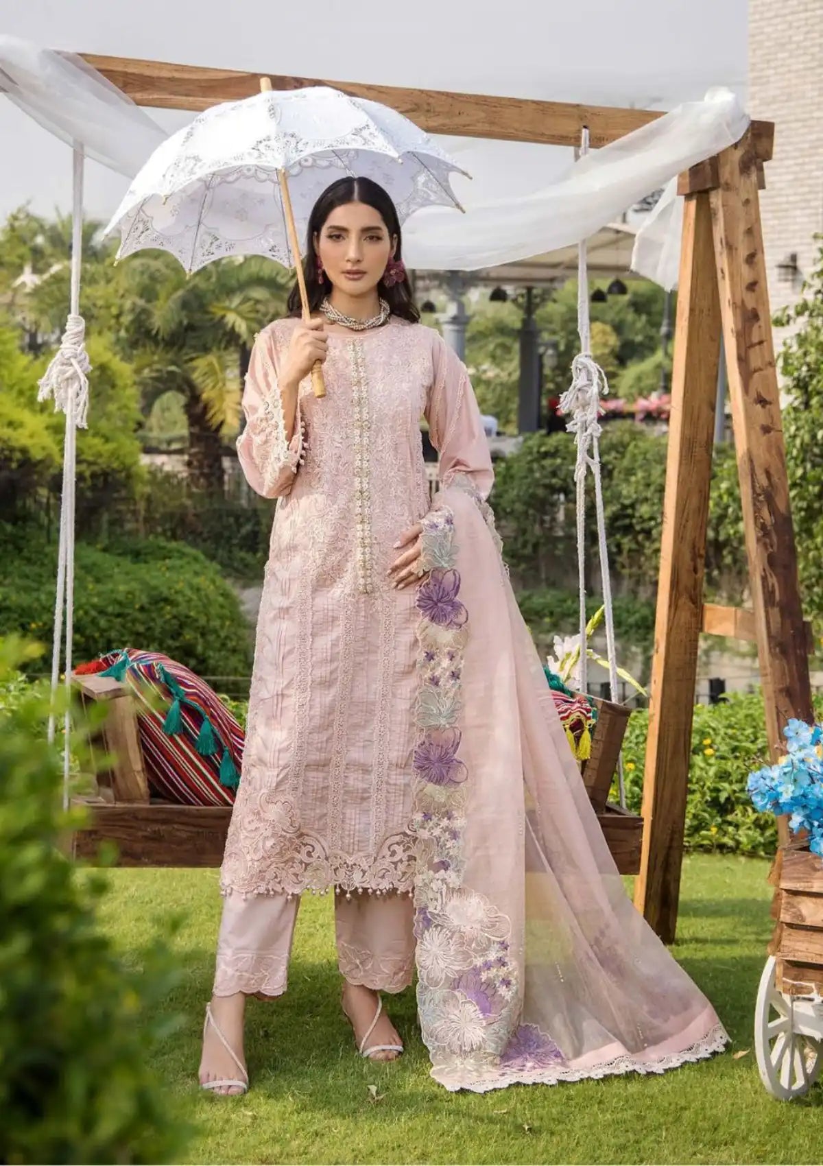 mohsin-saeed-fabrics-is-selling-online-and-in stores-Luxury-daily-wear-wedding-wear-formal-wear-in-budgeted-price-This-product-is-from-eshaisha-luxury-lawn25-ea-ll-5548-is-available-on-Mohsin-saeed-fabrics-website.