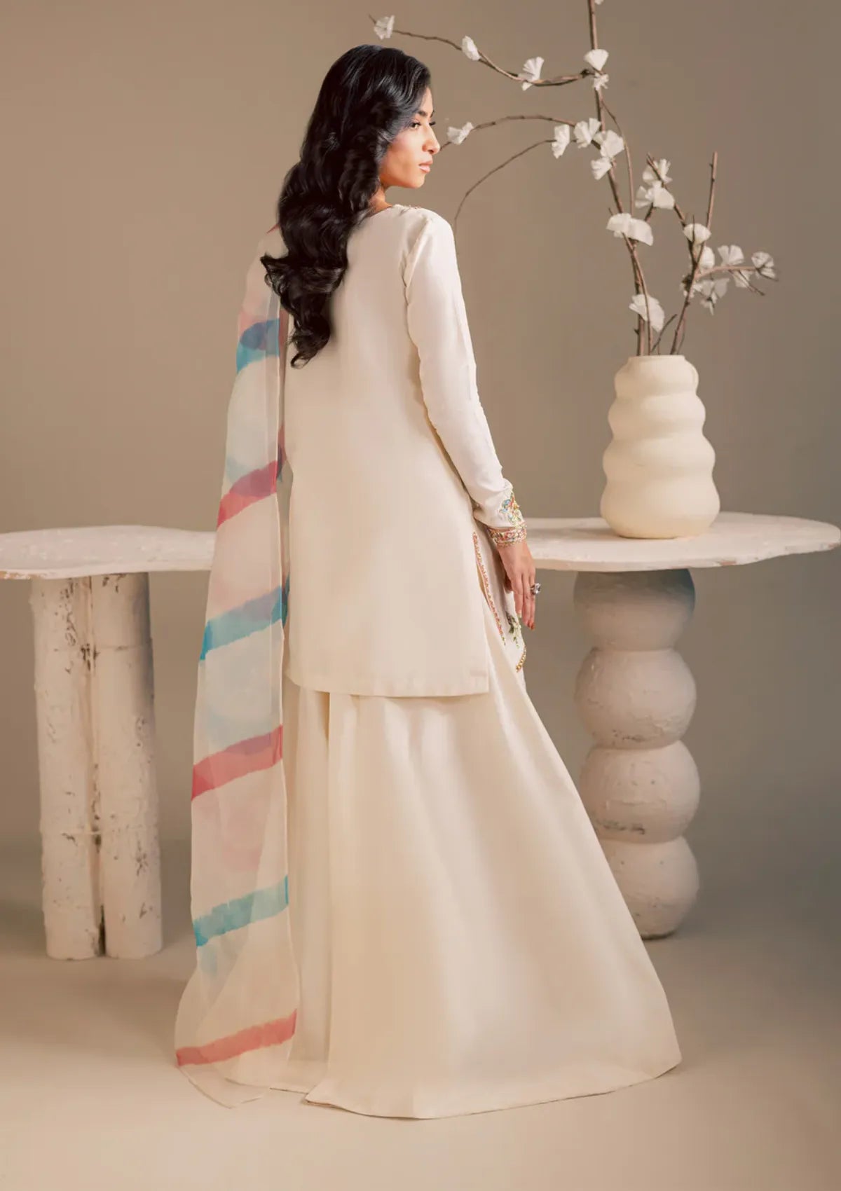 Maria Osama Khan Noir Bliss 2-26' D-01 Pearl Whisper