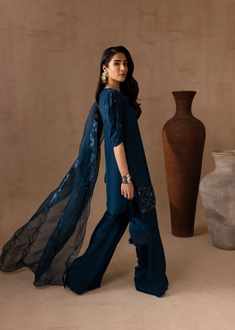 mohsin-saeed-fabrics-is-selling-online-and-in stores-Luxury-daily-wear-wedding-wear-formal-wear-in-budgeted-price-This-product-is-from-maria-osama-khan-luxury-pret-royal-sapphire-is-available-on-Mohsin-saeed-fabrics-website.