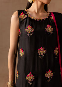 mohsin-saeed-fabrics-is-selling-online-and-in stores-Luxury-daily-wear-wedding-wear-formal-wear-in-budgeted-price-This-product-is-from-maria-osama-khan-luxury-pret-charcoal-charm-is-available-on-Mohsin-saeed-fabrics-website.