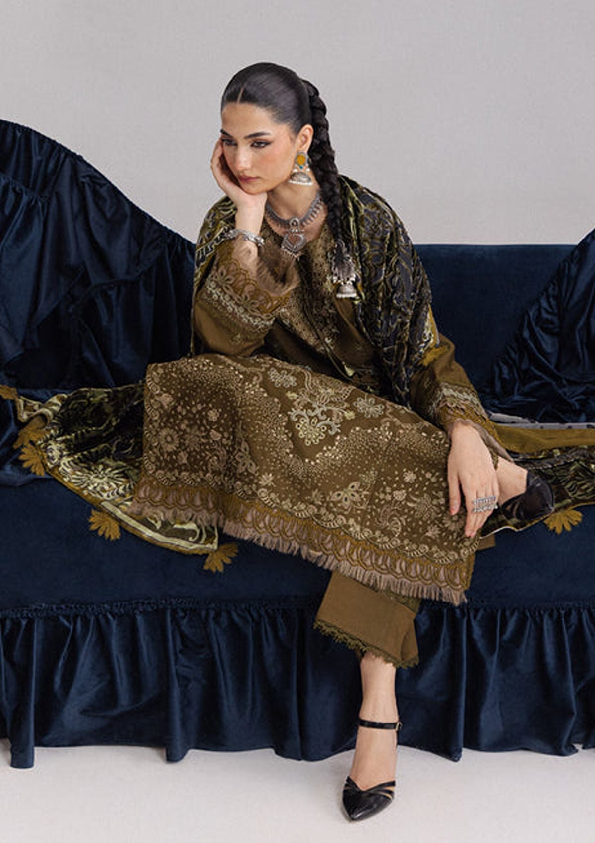 Parishay Panache Velvet'26 CHE-09
