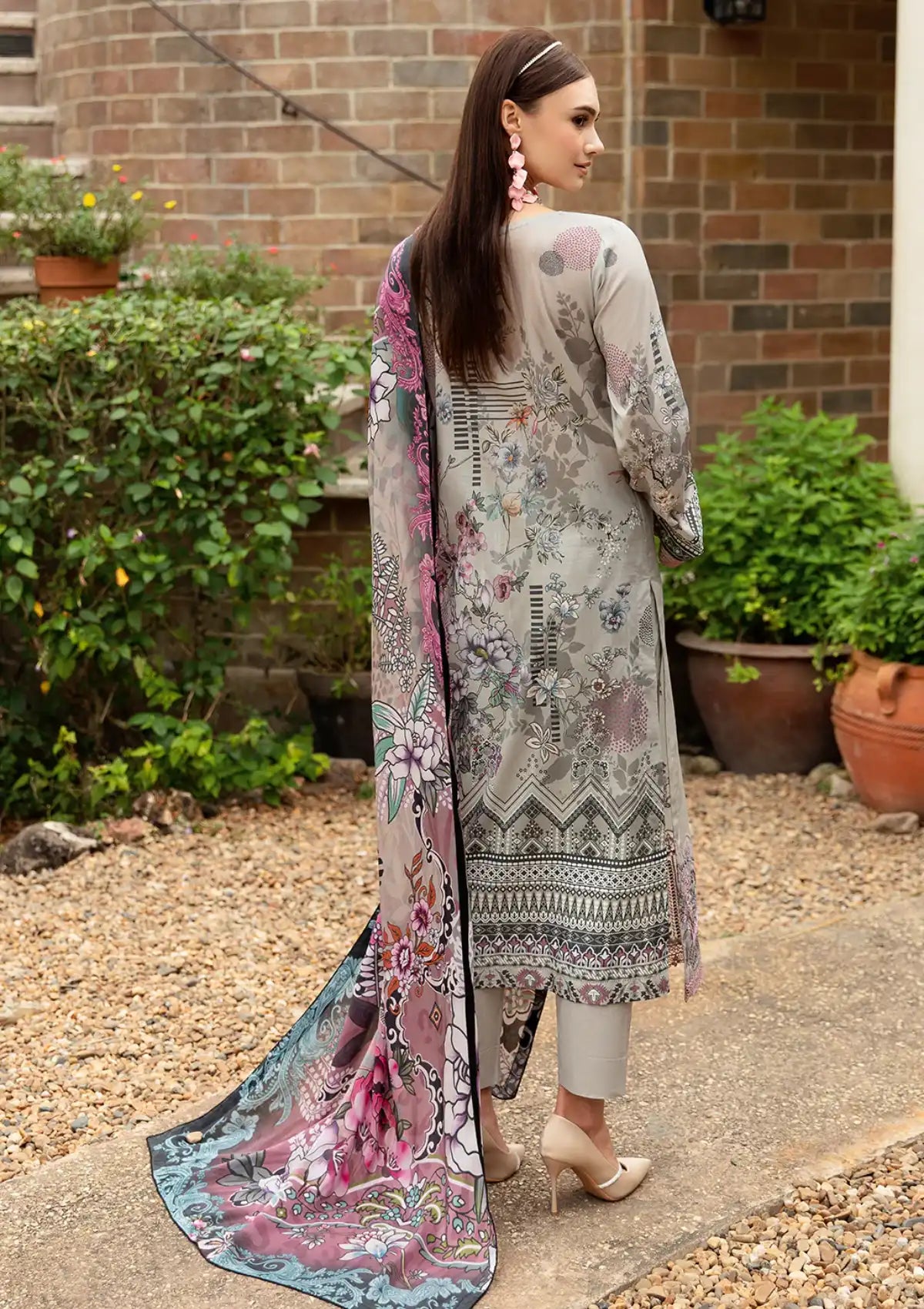 Ramsha Riwayat Emb Lawn'24 Vol-09 Y-902 - Mohsin Saeed Fabrics
