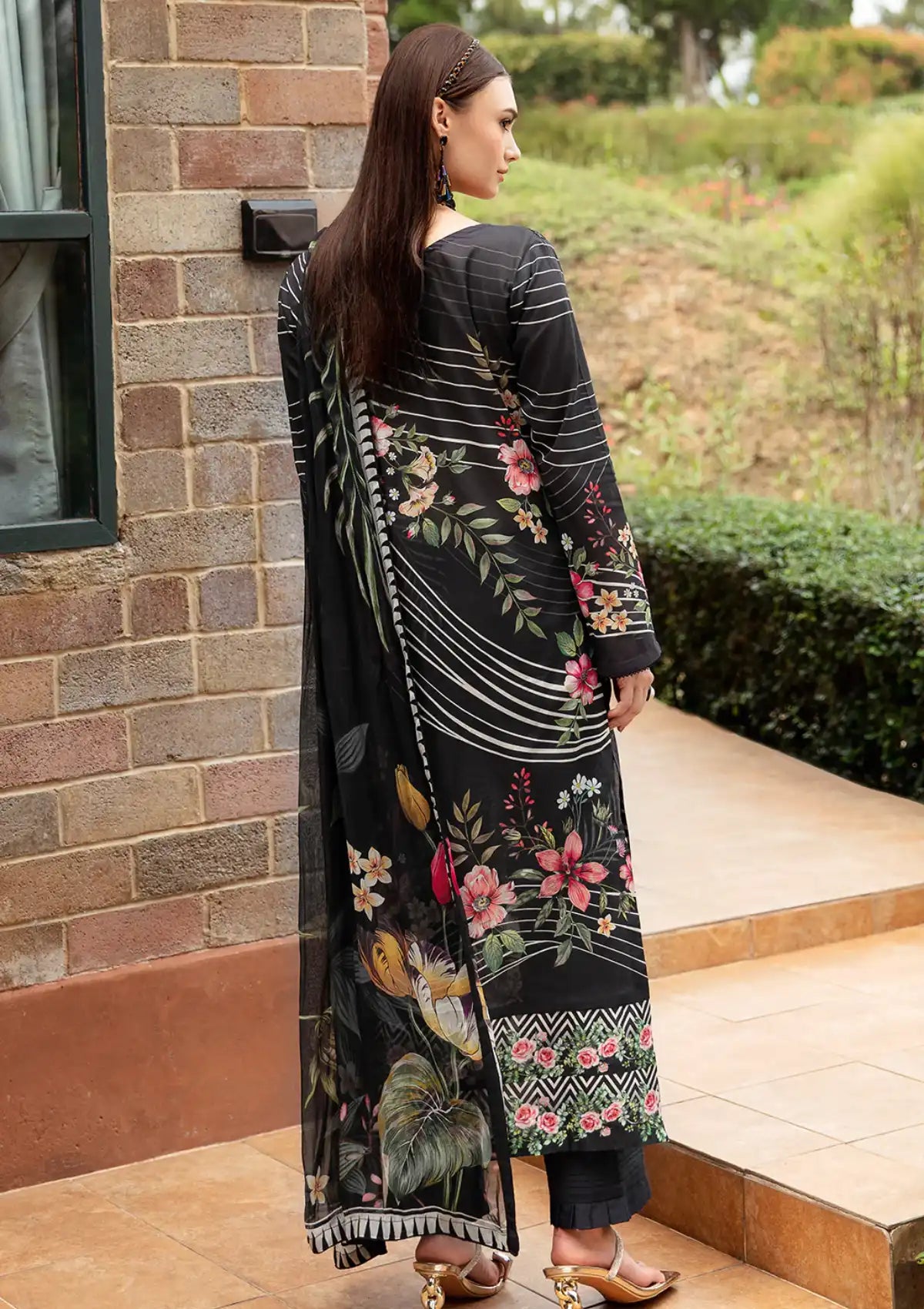 Ramsha Riwayat Emb Lawn'24 Vol-09 Y-903 - Mohsin Saeed Fabrics