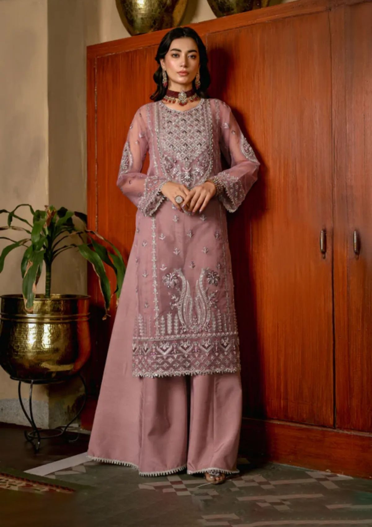 mohsin-saeed-fabrics-luxury-fashion-collection-daily-wear-wedding-and-formal-in-budget-This-product-is-from-imran-ramzan-ruburu25-maahru-is-available-on-Mohsin-saeed-fabrics-website.