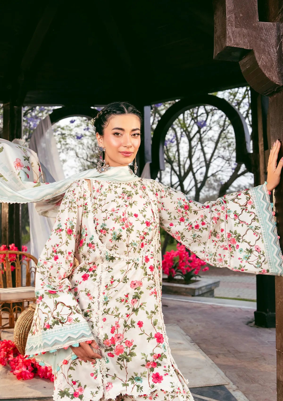 mohsin-saeed-fabrics-designer-daily-wear-formal-and-wedding-suits-within-budget-This-product-is-from-elaf-prints-lawn25-vol-2-eps-3b-day-bloom-is-available-on-Mohsin-saeed-fabrics-website.