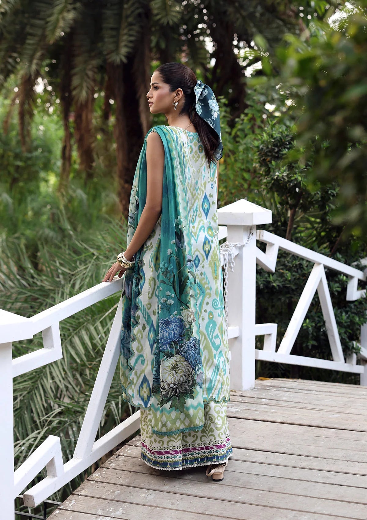 mohsin-saeed-fabrics-is-selling-online-and-in stores-Luxury-daily-wear-wedding-wear-formal-wear-in-budgeted-price-This-product-is-from-elaf-belladore-prints-lawn26-epa-02b-june is-available-on-Mohsin-saeed-fabrics-website.