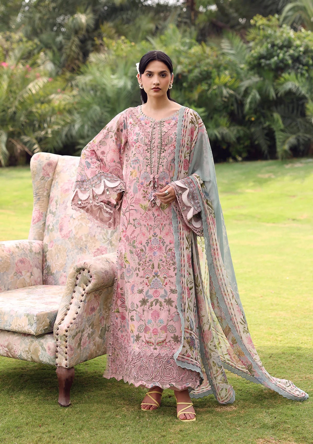 mohsin-saeed-fabrics-is-selling-online-and-in stores-Luxury-daily-wear-wedding-wear-formal-wear-in-budgeted-price-This-product-is-from-elaf-belladore-prints-lawn26-epa-03a-chessa is-available-on-Mohsin-saeed-fabrics-website.