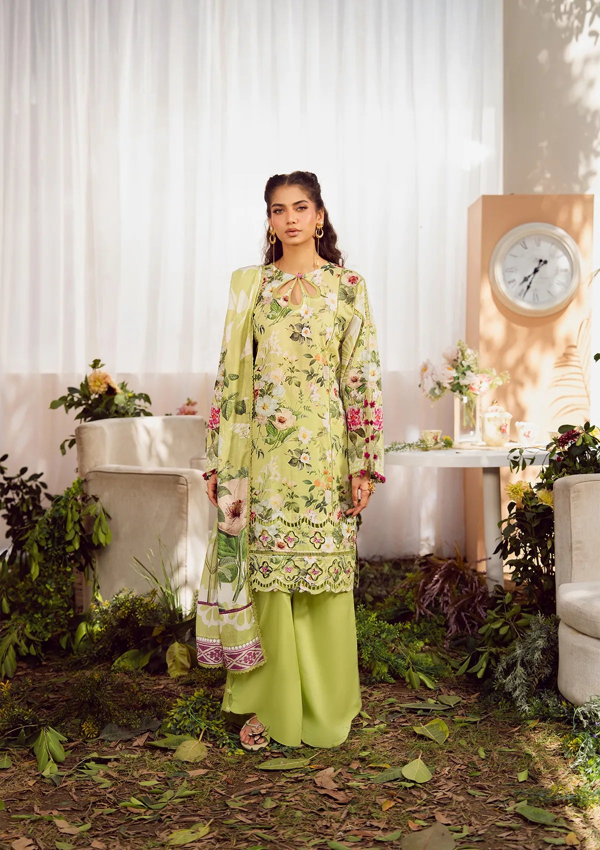 mohsin-saeed-fabrics-designer-daily-wear-formal-and-wedding-suits-within-budget-This-product-is-from-elaf-prints-lawn25-vol-2-eps-5a-lush-radiance-is-available-on-Mohsin-saeed-fabrics-website.