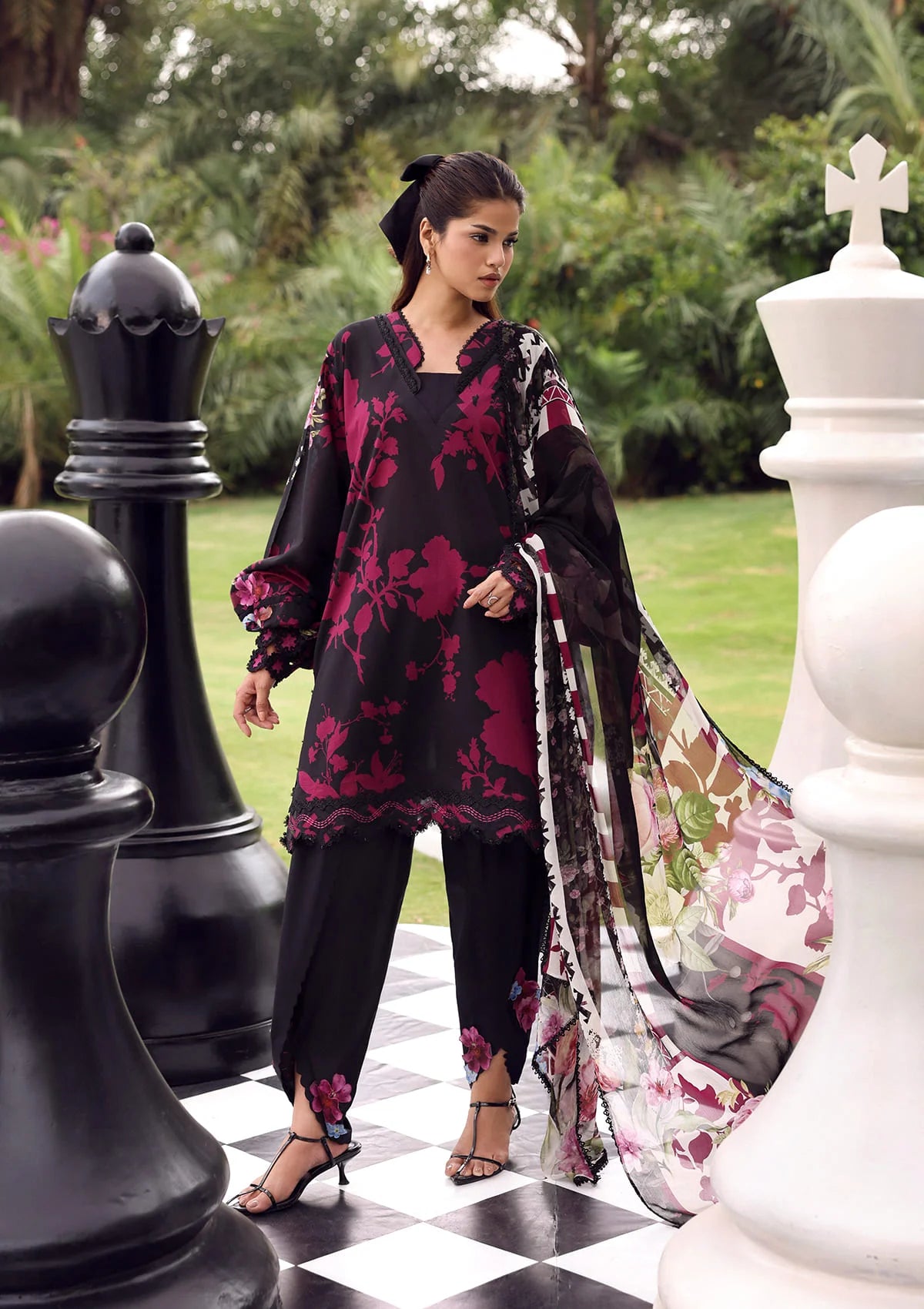 mohsin-saeed-fabrics-is-selling-online-and-in stores-Luxury-daily-wear-wedding-wear-formal-wear-in-budgeted-price-This-product-is-from-elaf-belladore-prints-lawn26-epa-04a-scarlet is-available-on-Mohsin-saeed-fabrics-website.