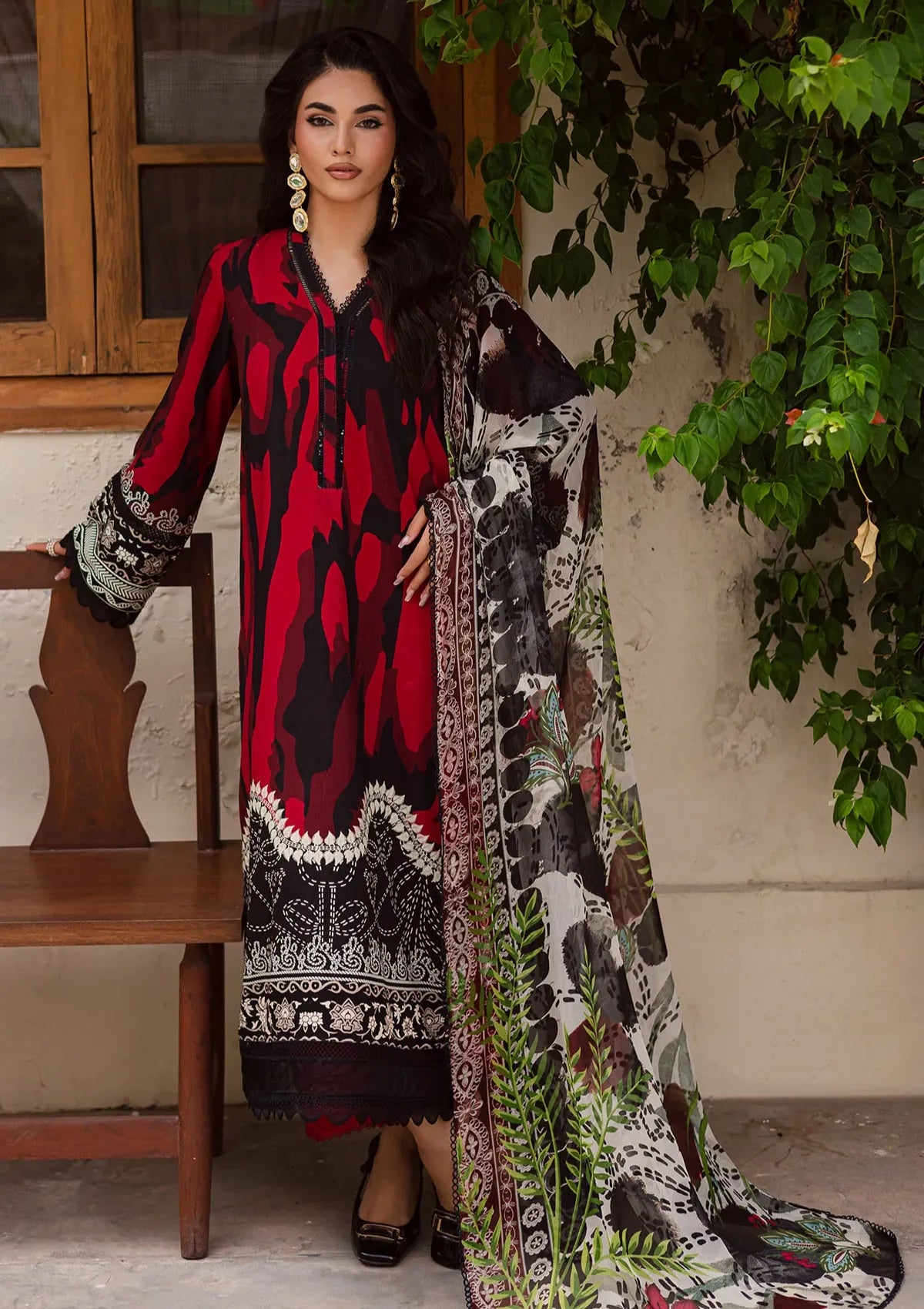 mohsin-saeed-fabrics-is-selling-online-and-in stores-Luxury-daily-wear-wedding-wear-formal-wear-in-budgeted-price-This-product-is-from-nureh-signature-prints-linen25-sp-169-is-available-on-Mohsin-saeed-fabrics-website.