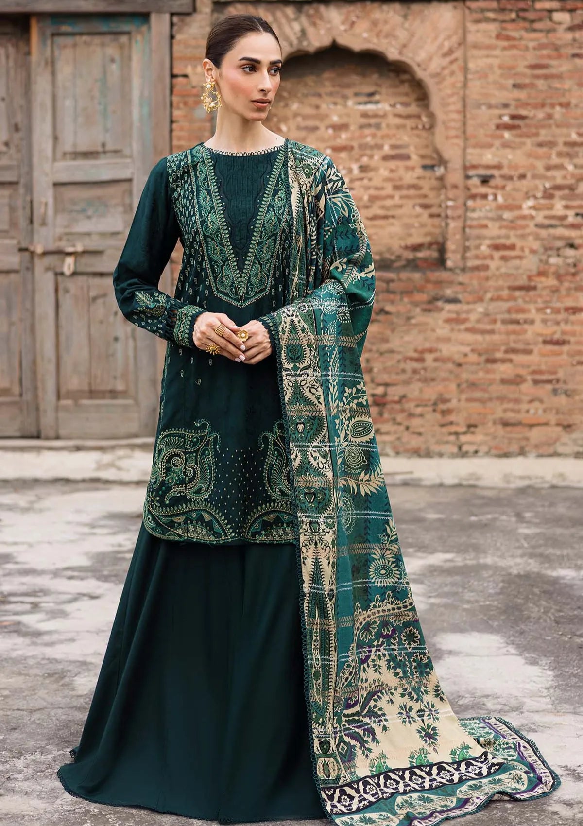 mohsin-saeed-fabrics-luxury-fashion-collection-daily-wear-wedding-and-formal-in-budget-This-product-is-from-nureh-maya-linen25-nw-103-is-available-on-Mohsin-saeed-fabrics-website.