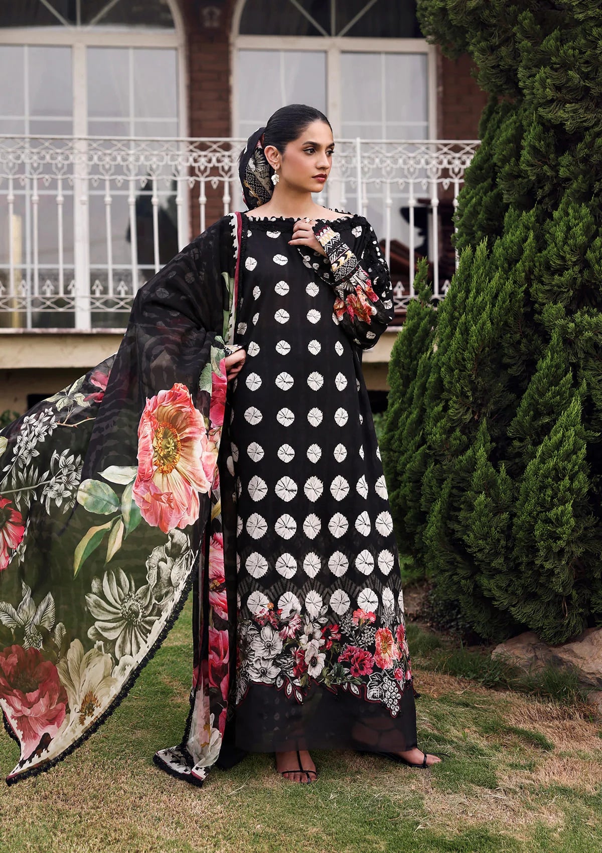 mohsin-saeed-fabrics-is-selling-online-and-in stores-Luxury-daily-wear-wedding-wear-formal-wear-in-budgeted-price-This-product-is-from-elaf-belladore-prints-lawn26-epa-01b-queen is-available-on-Mohsin-saeed-fabrics-website.