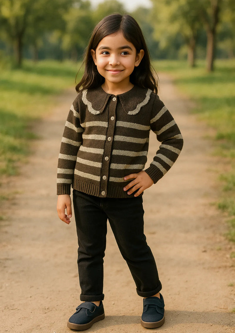 mohsin-saeed-fabrics-designer-daily-wear-formal-and-wedding-suits-within-budget-This-product-is-from-baby-sweater-cedar-is-available-on-Mohsin-saeed-fabrics-website.