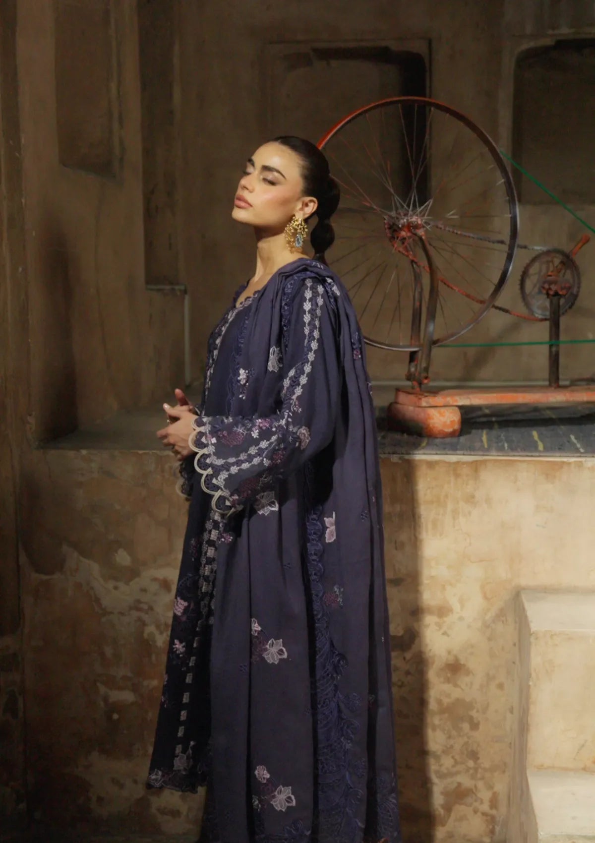 Saira Shakira Winter'25 D-01B LILA