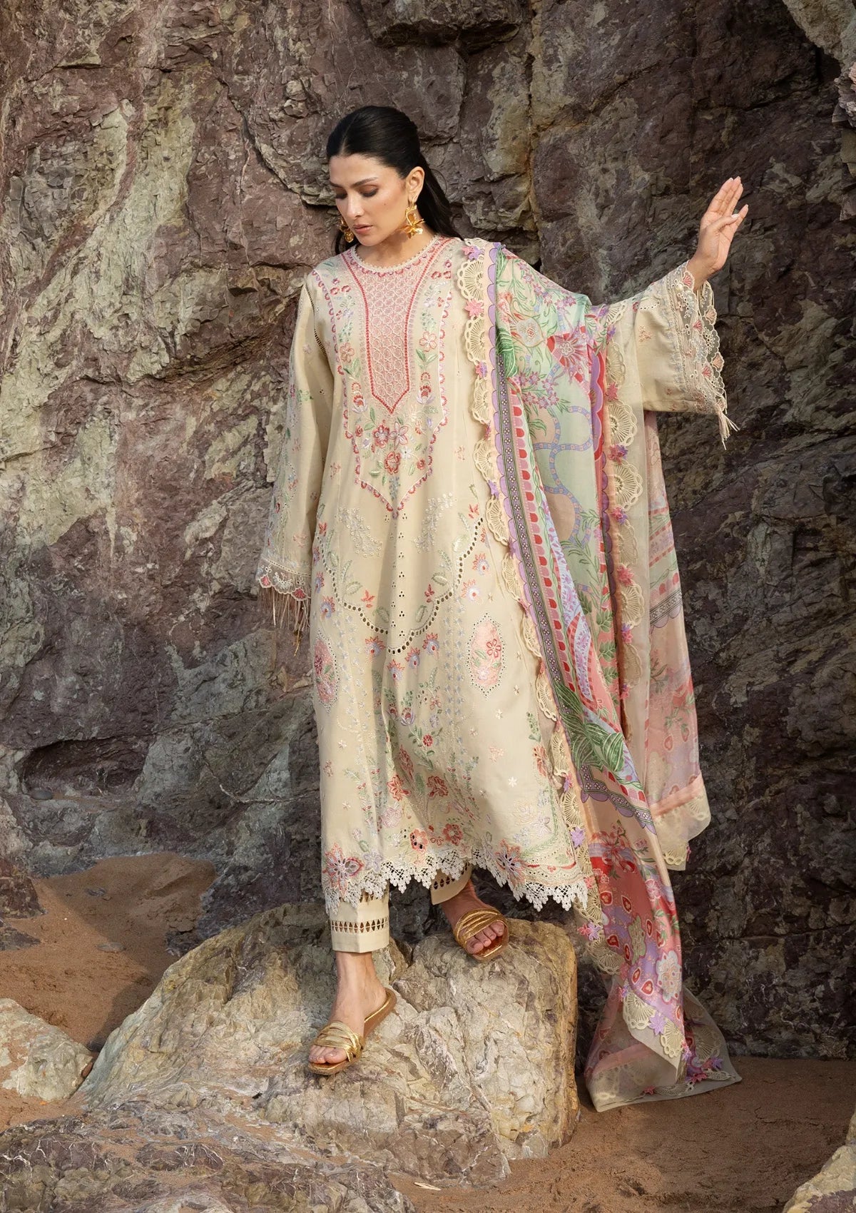 Sadaf Fawad Khan Siraa lawn'26 -Sunehri
