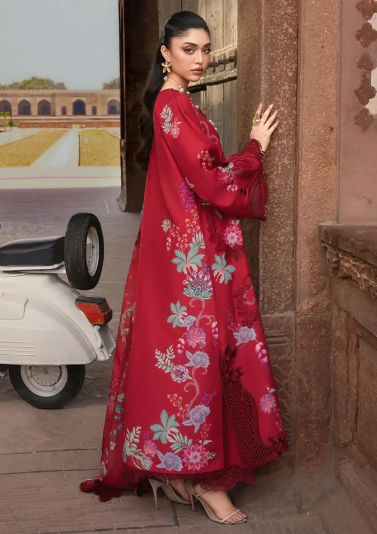 Saira Shakira Bloom Lawn'26 D-4B ZELIE
