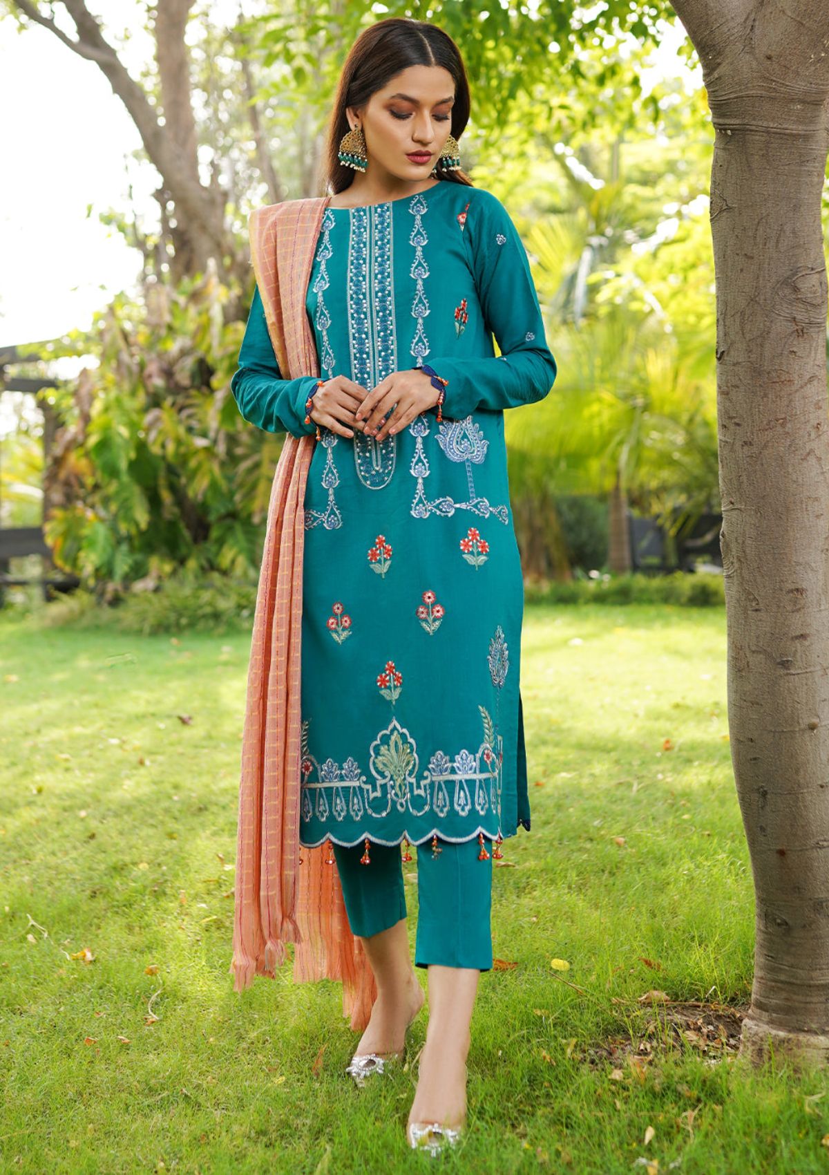 Bin Ilyas Maya Lawn Vol-02'23 D-2032 A is available at Mohsin Saeed Fabrics online shop All the top women brands in pakistan such as Freesia, Maria b, Zara Shahjahan, Asim Jofa, Zaha, Elan, Crimson, Sobia Nazir, Maryam n Maria, Hussain Rehar, Marjjan, Anaya by Kiran Chaudhary, johra, Shaista, farah talib aziz and Gul Ahmed. 