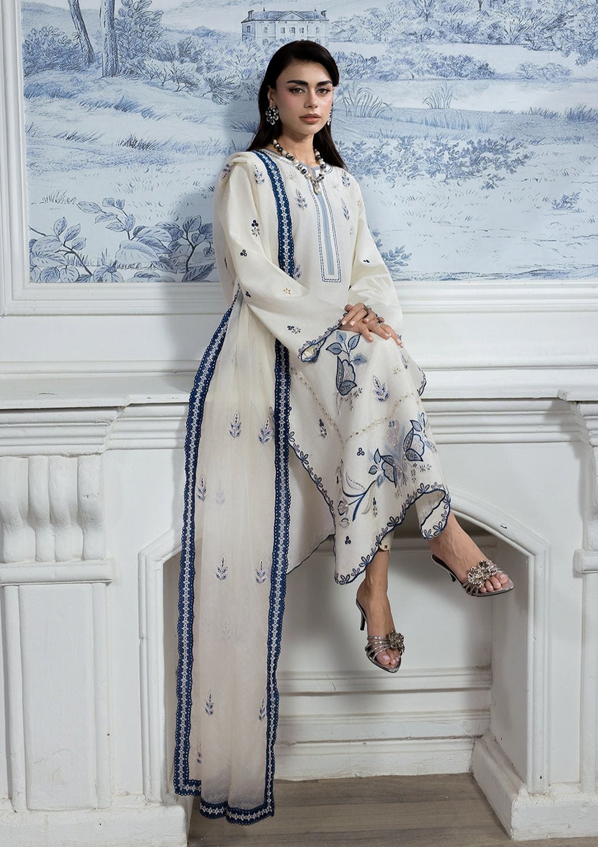 Rang Rasiya Lumeire Silk'26 D-05 Luna