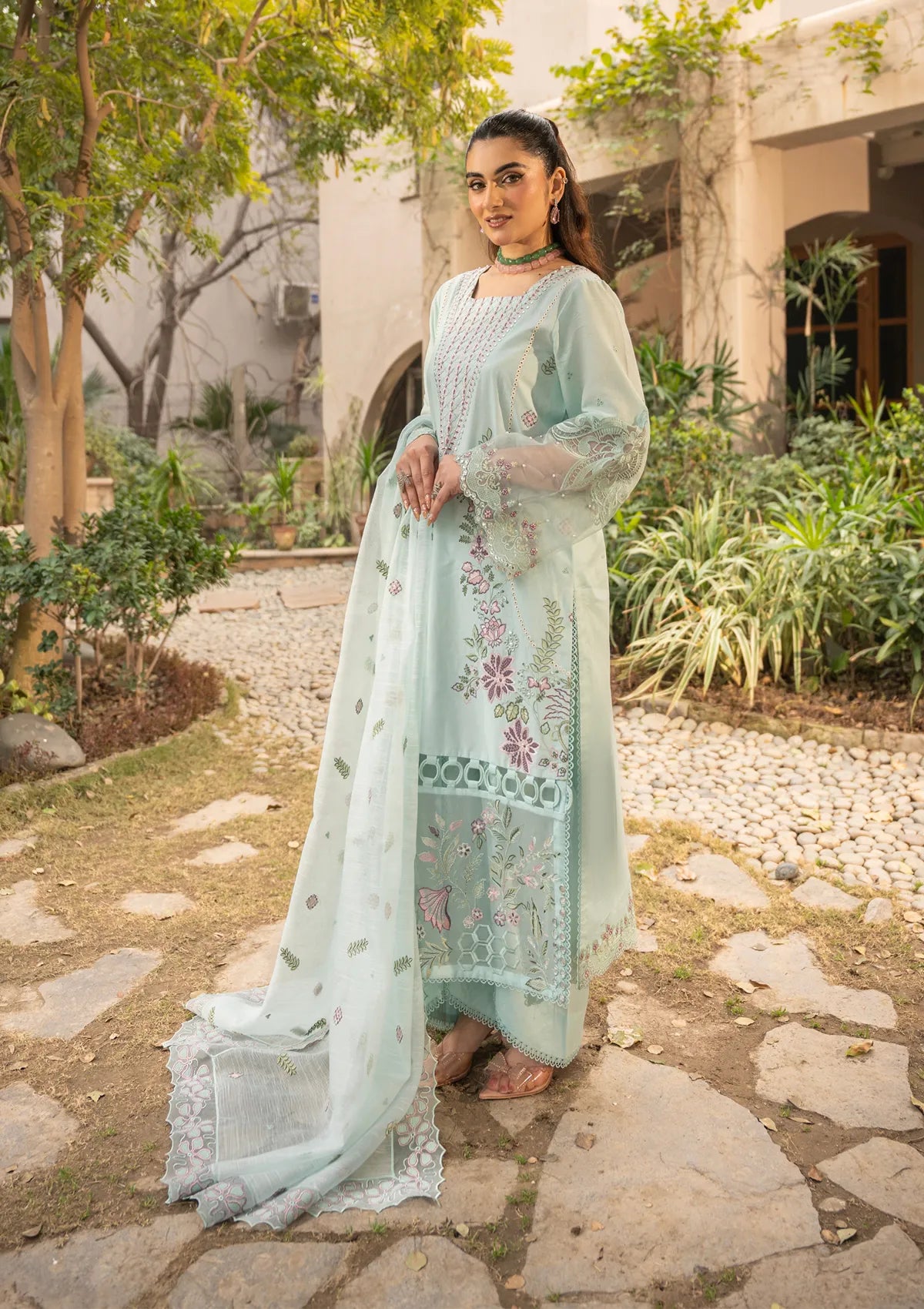Zebtan Mehru Emb Lawn'26 MZ-07