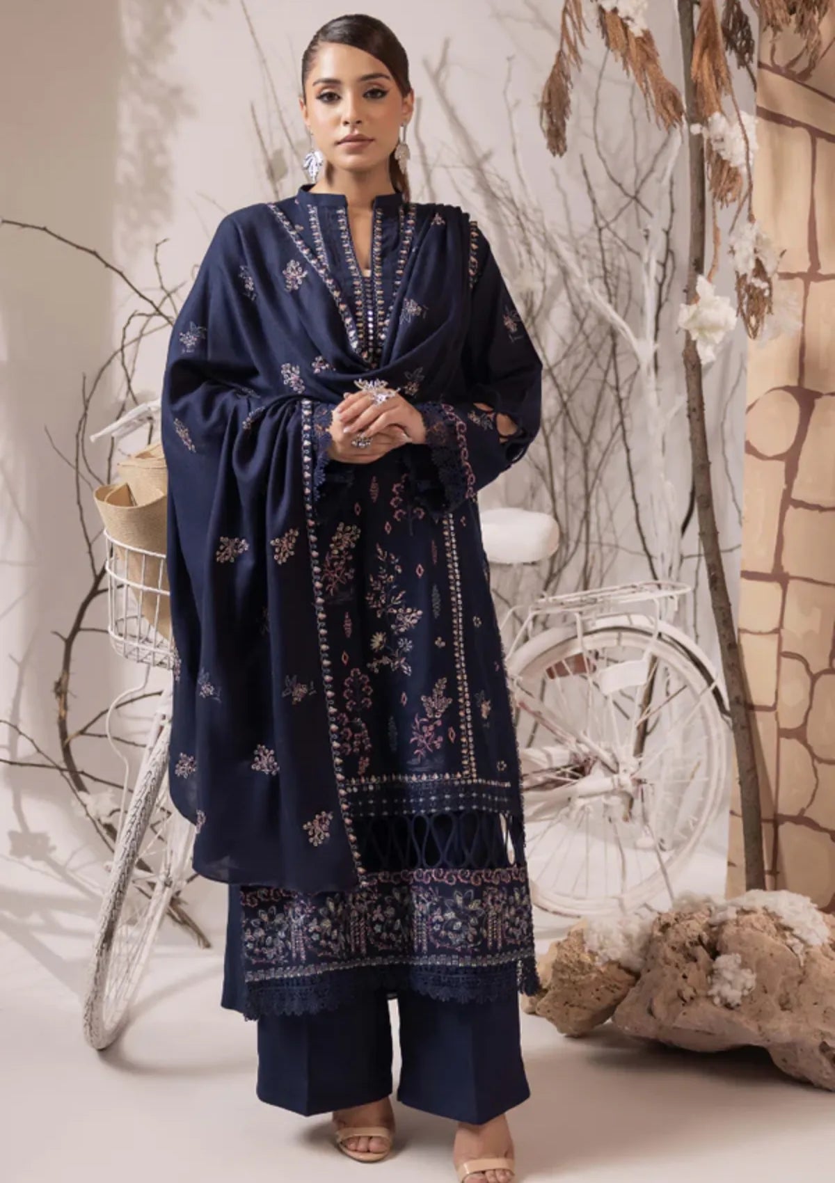 mohsin-saeed-fabrics-designer-daily-wear-formal-and-wedding-suits-within-budget-This-product-is-from-humdum-irina-peach-wool25-d-05-is-available-on-Mohsin-saeed-fabrics-website.