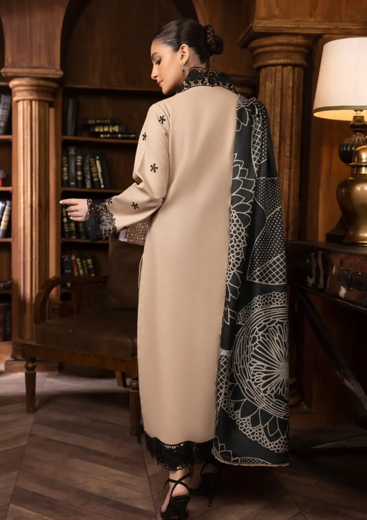 Rang Rasiya Carnation Khaddar'23 D-09 DANEEN - Mohsin Saeed Fabrics