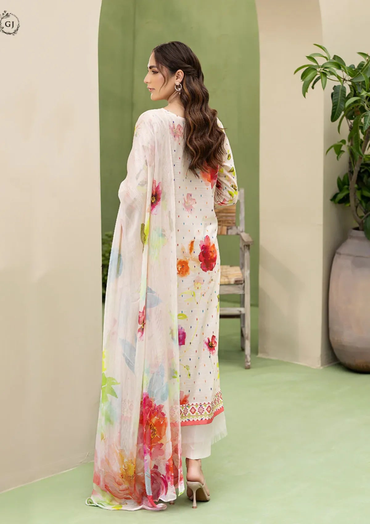 mohsin-saeed-fabrics-affordable-luxury-outfits-for-daily-formal-and-wedding-wear-This-product-is-from-hemayal-lawn25-d-06-is-available-on-Mohsin-saeed-fabrics-website.