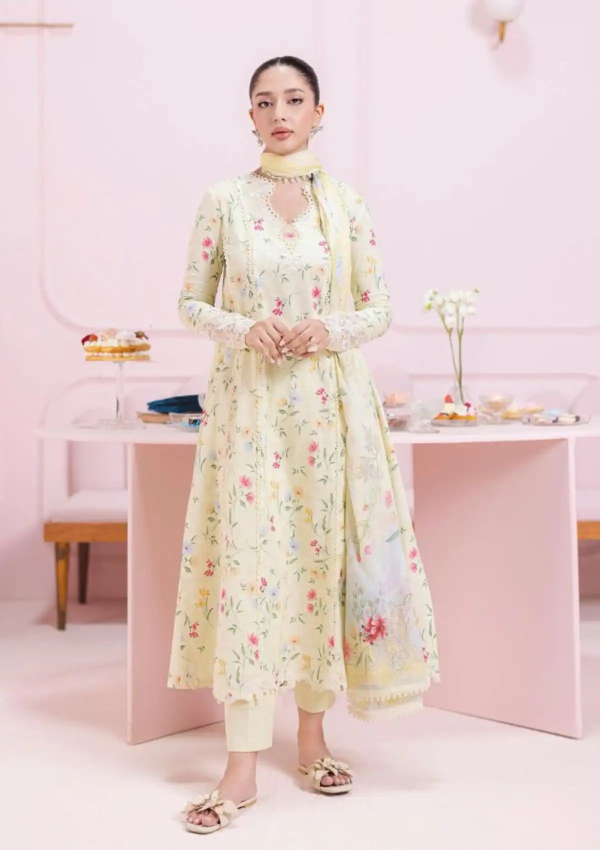 mohsin-saeed-fabrics-affordable-luxury-outfits-for-daily-formal-and-wedding-wear-This-product-is-from-qalamkar-qprints-lawn25-vol-2-em-04b-laurel-is-available-on-Mohsin-saeed-fabrics-website.