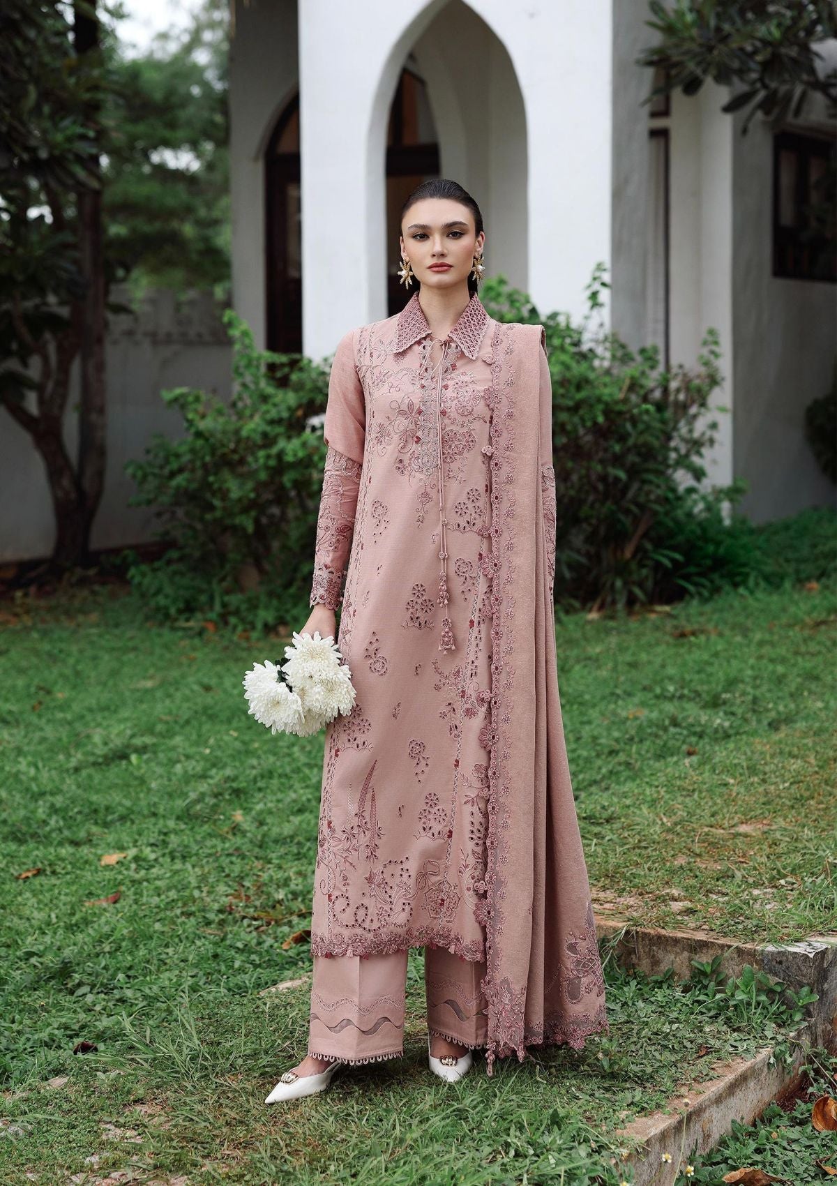mohsin-saeed-fabrics-luxury-fashion-collection-daily-wear-wedding-and-formal-in-budget-This-product-is-from-qalamkar-qline-linen25-kl-08-veil-is-available-on-Mohsin-saeed-fabrics-website.