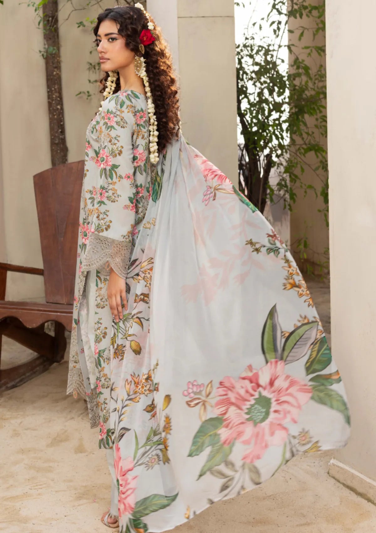 Zaiba By Humdum'25 D-04