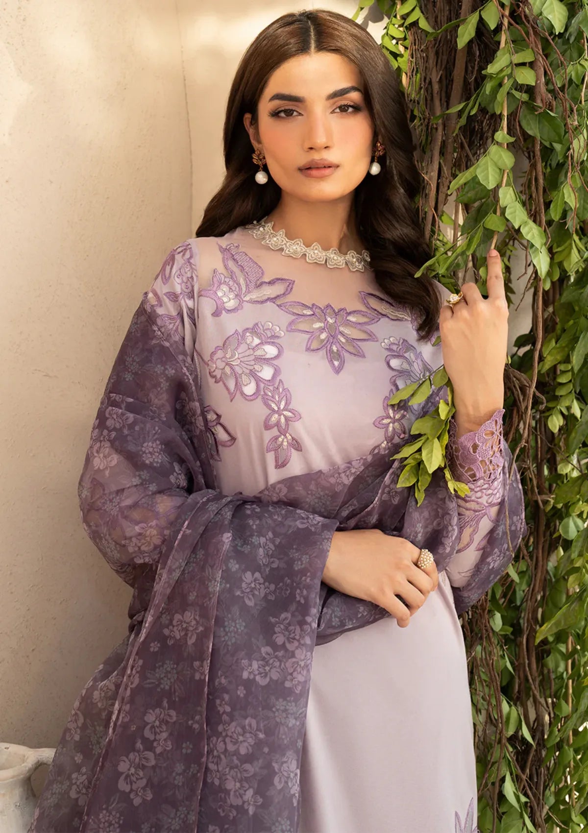 mohsin-saeed-fabrics-affordable-luxury-outfits-for-daily-formal-and-wedding-wear-This-product-is-from-iznik-festive-eid-lawn25-efl-01-is-available-on-Mohsin-saeed-fabrics-website.