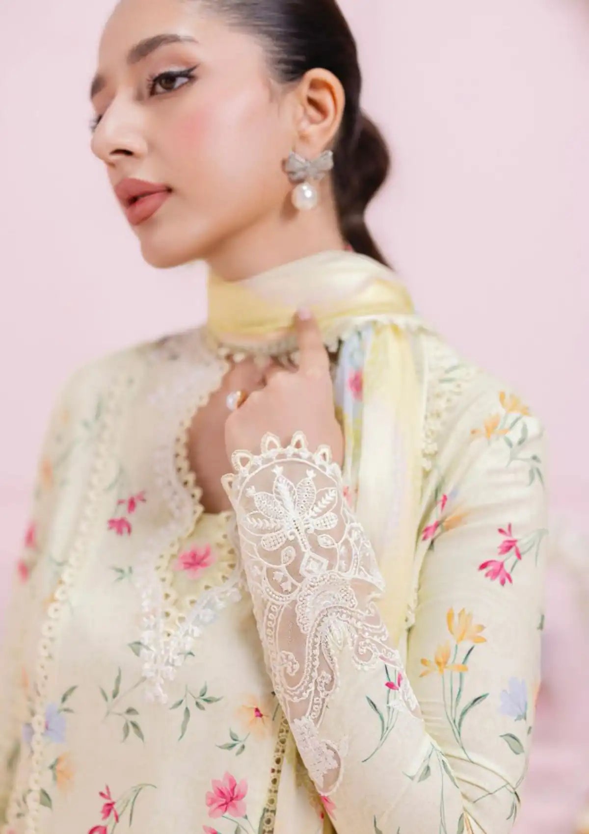 mohsin-saeed-fabrics-affordable-luxury-outfits-for-daily-formal-and-wedding-wear-This-product-is-from-qalamkar-qprints-lawn25-vol-2-em-04b-laurel-is-available-on-Mohsin-saeed-fabrics-website.