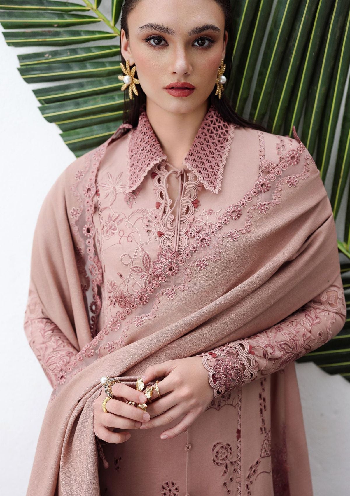 mohsin-saeed-fabrics-luxury-fashion-collection-daily-wear-wedding-and-formal-in-budget-This-product-is-from-qalamkar-qline-linen25-kl-08-veil-is-available-on-Mohsin-saeed-fabrics-website.