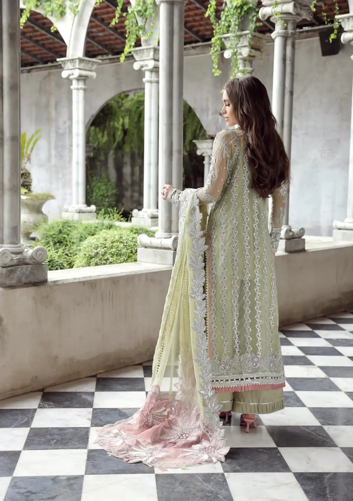 Maryam Hussain Raha Luxury Festive'23 D-02 Nurey