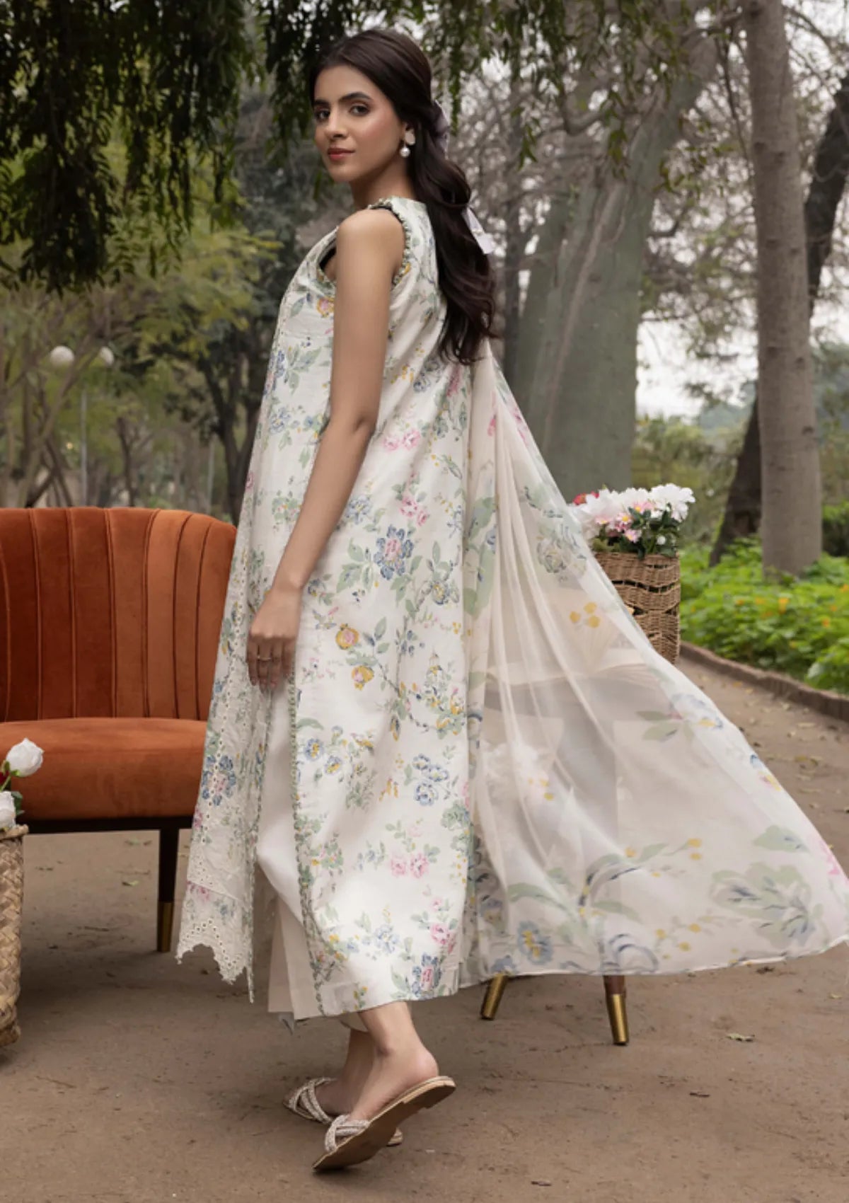 mohsin-saeed-fabrics-is-selling-online-and-in stores-Luxury-daily-wear-wedding-wear-formal-wear-in-budgeted-price-This-product-is-from-humdum-eden-garden-lawn25-d-02-is-available-on-Mohsin-saeed-fabrics-website.