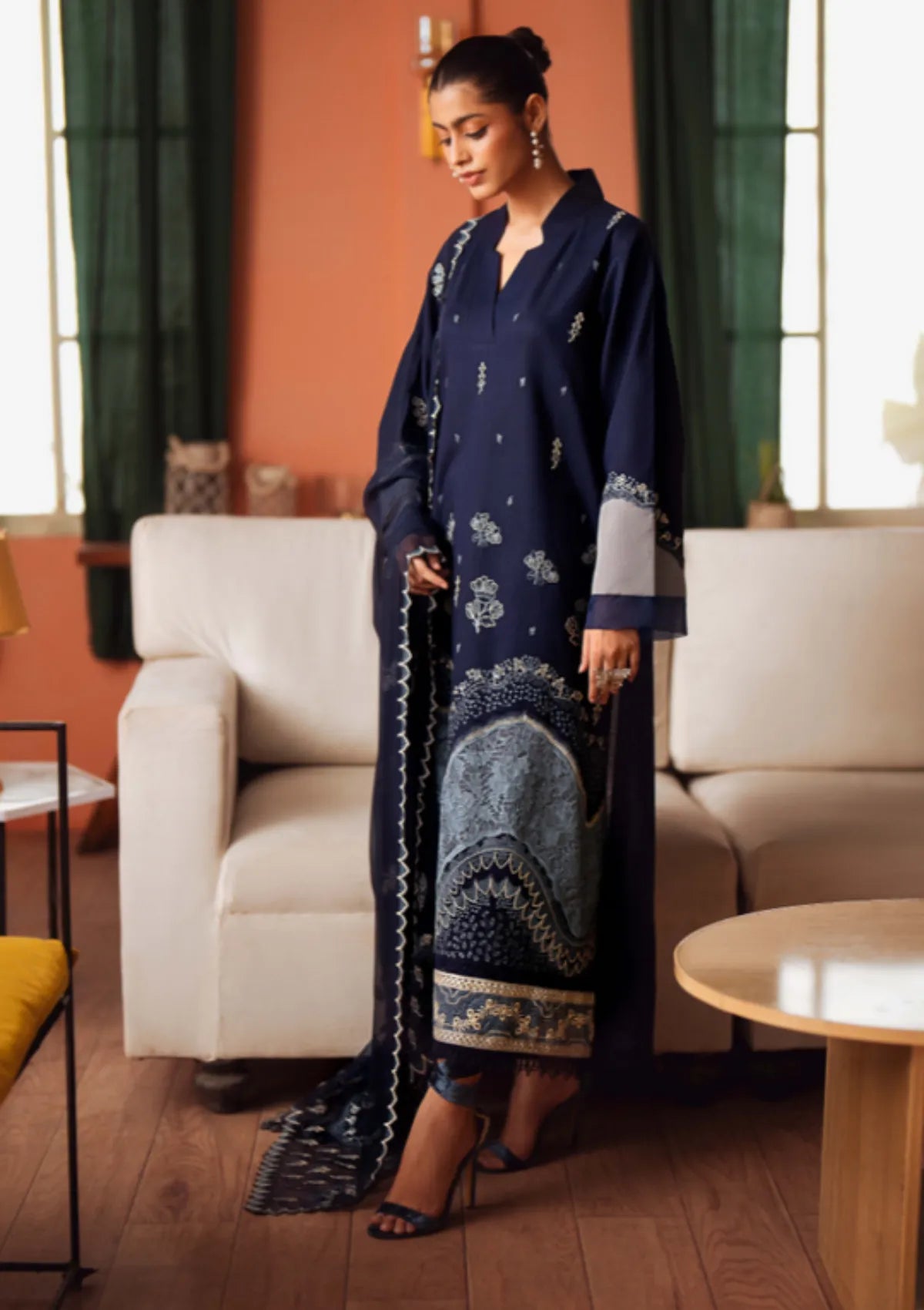 mohsin-saeed-fabrics-is-selling-online-and-in stores-Luxury-daily-wear-wedding-wear-formal-wear-in-budgeted-price-This-product-is-from-humdum-lala-rukh-lawn25-d-08-is-available-on-Mohsin-saeed-fabrics-website.