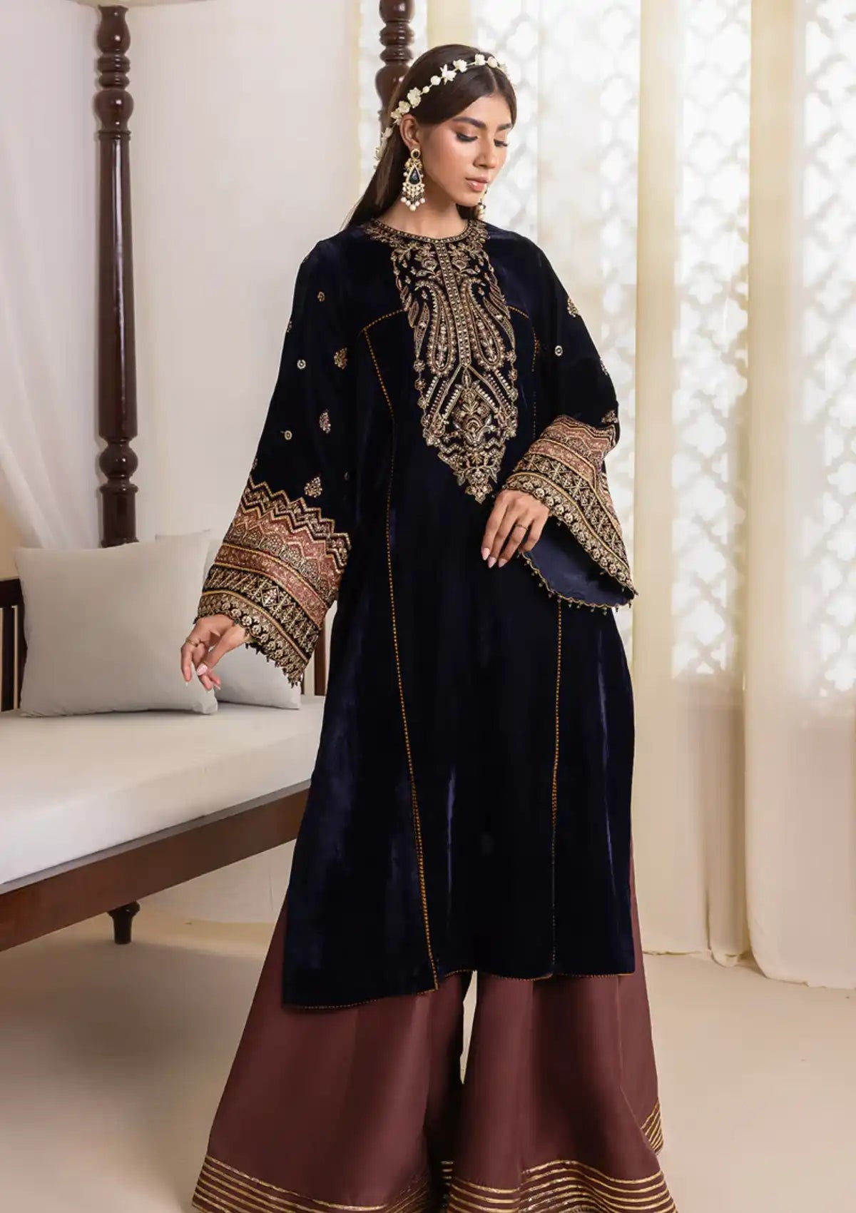 Baroque Embroidered Velvet'25 D-424