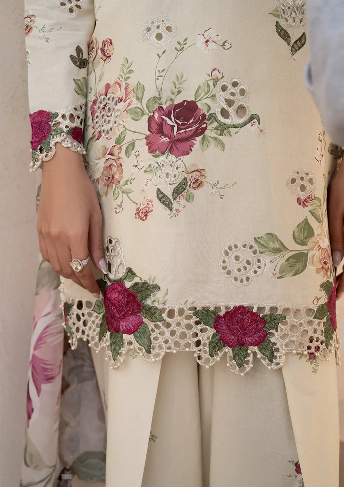 mohsin-saeed-fabrics-affordable-luxury-outfits-for-daily-formal-and-wedding-wear-This-product-is-from-iznik-festive-eid-lawn25-efl-05-is-available-on-Mohsin-saeed-fabrics-website.
