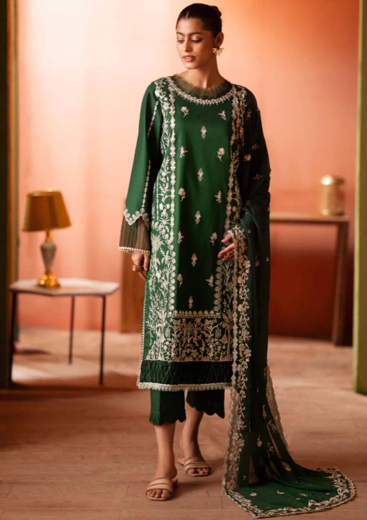 mohsin-saeed-fabrics-is-selling-online-and-in stores-Luxury-daily-wear-wedding-wear-formal-wear-in-budgeted-price-This-product-is-from-humdum-lala-rukh-lawn25-d-10-is-available-on-Mohsin-saeed-fabrics-website.