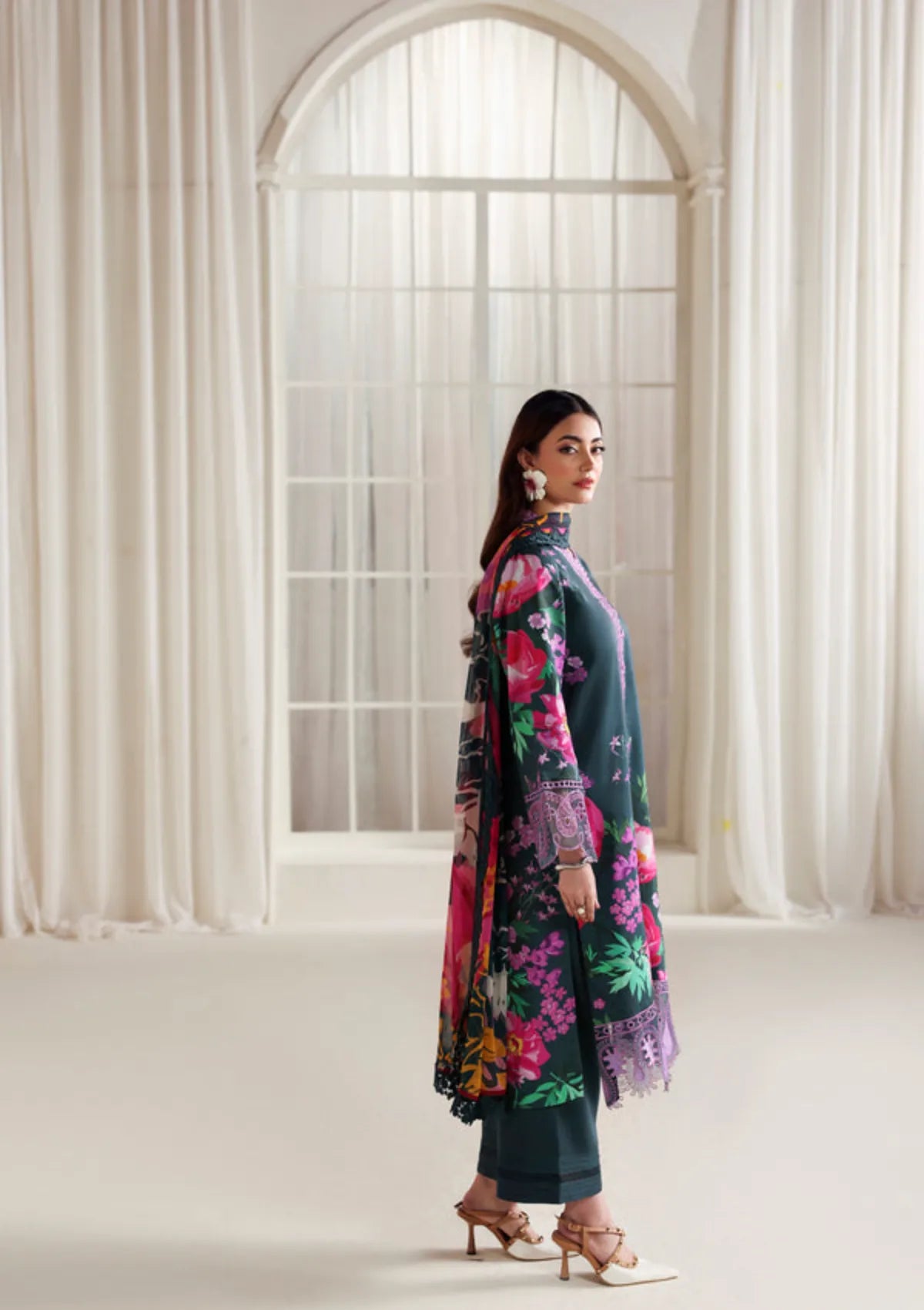 Naqsh Zyrah Fall Winter'25 ZINC - 00182