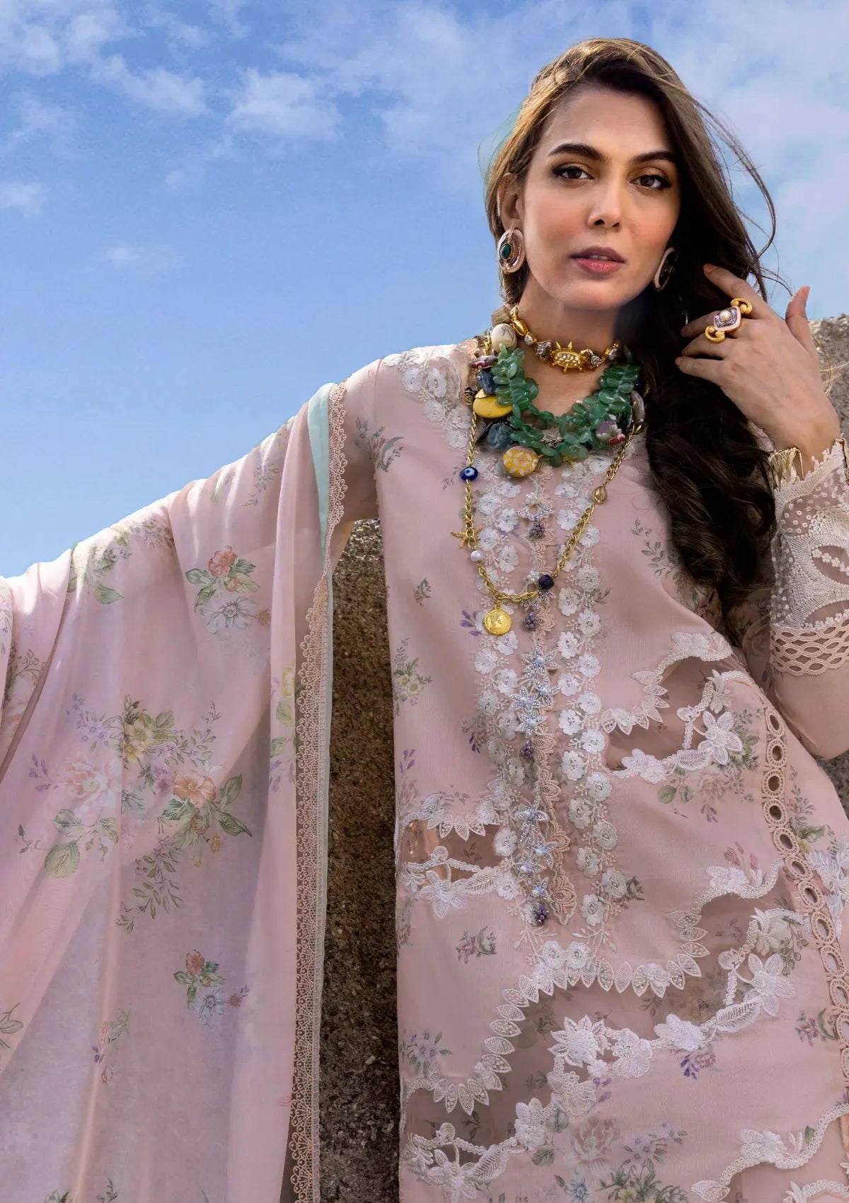 mohsin-saeed-fabrics-is-selling-online-and-in stores-Luxury-daily-wear-wedding-wear-formal-wear-in-budgeted-price-This-product-is-from-saira-shakira-lawn25-serena-b-is-available-on-Mohsin-saeed-fabrics-website.