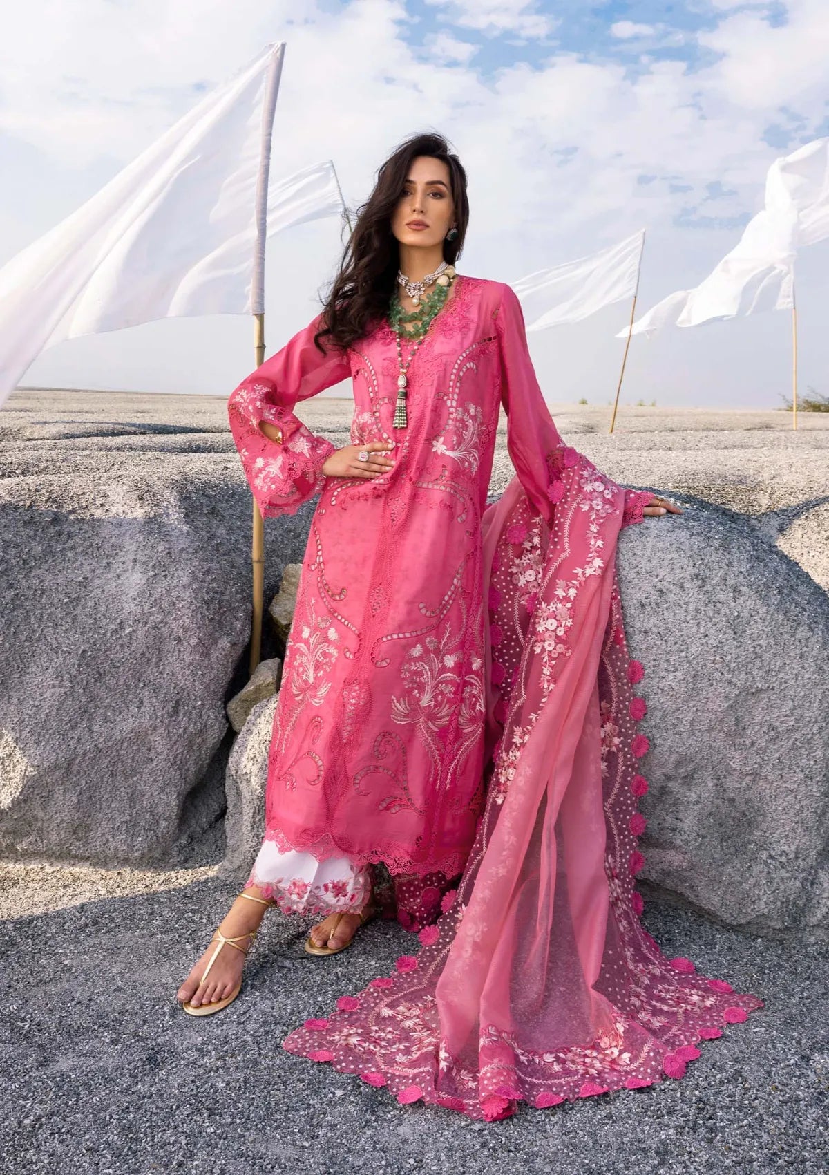 mohsin-saeed-fabrics-is-selling-online-and-in stores-Luxury-daily-wear-wedding-wear-formal-wear-in-budgeted-price-This-product-is-from-saira-shakira-lawn25-samara-b-is-available-on-Mohsin-saeed-fabrics-website.