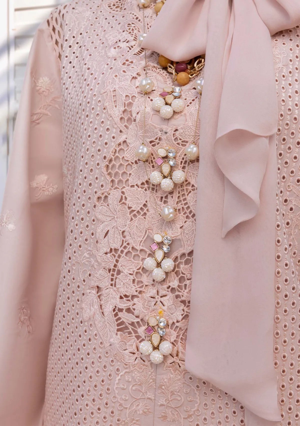 mohsin-saeed-fabrics-is-selling-online-and-in stores-Luxury-daily-wear-wedding-wear-formal-wear-in-budgeted-price-This-product-is-from-saira-shakira-lawn25-leyla-a-is-available-on-Mohsin-saeed-fabrics-website.