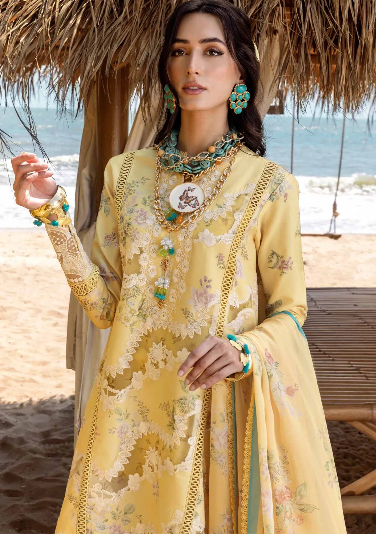 mohsin-saeed-fabrics-is-selling-online-and-in stores-Luxury-daily-wear-wedding-wear-formal-wear-in-budgeted-price-This-product-is-from-saira-shakira-lawn25-serena-a-is-available-on-Mohsin-saeed-fabrics-website.