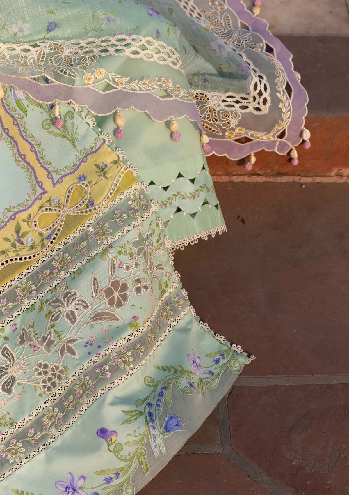 Flow By Crimson Lawn'26 D9B SUN-KISSED LETTER