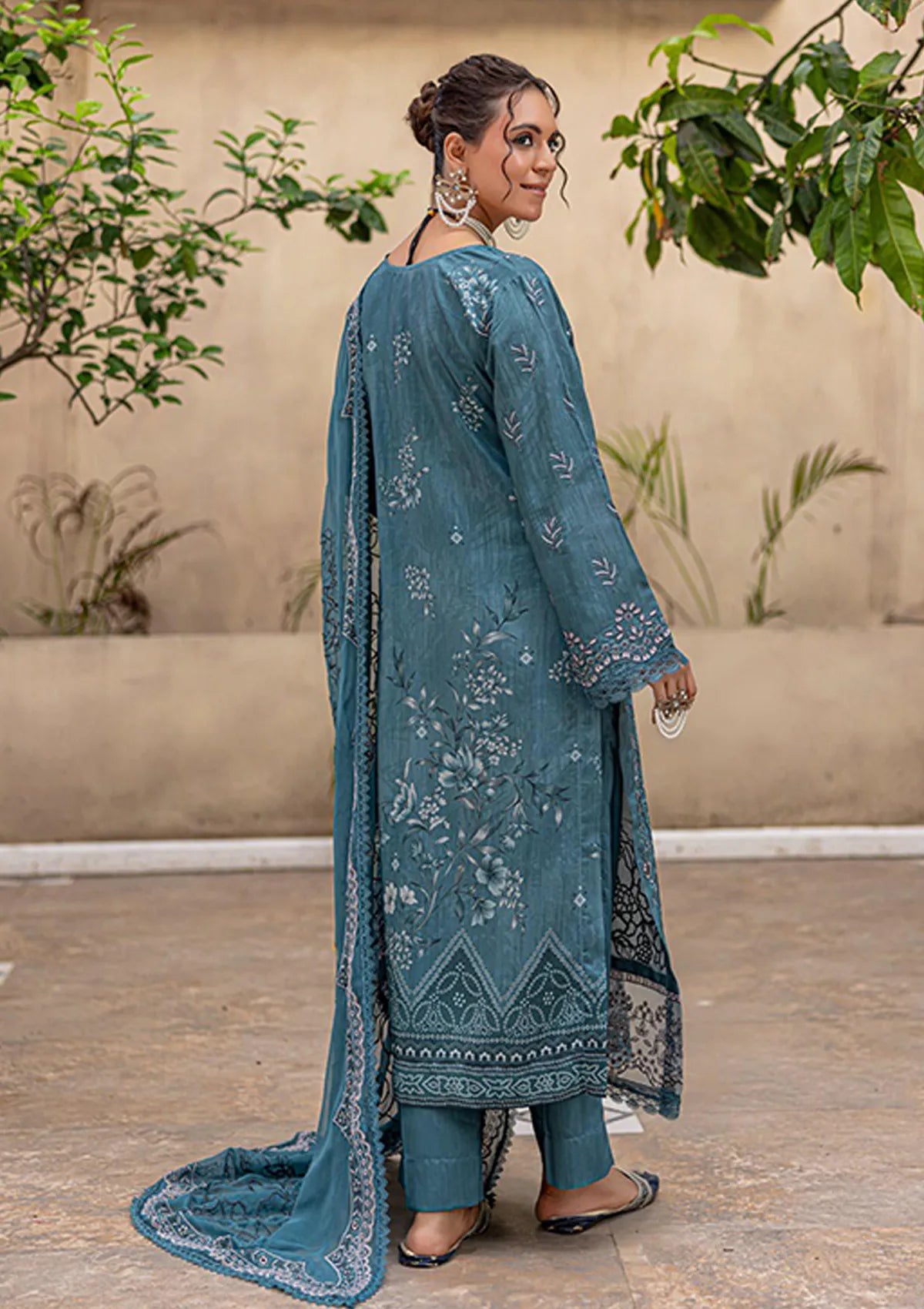 mohsin-saeed-fabrics-is-selling-online-and-in stores-Luxury-daily-wear-wedding-wear-formal-wear-in-budgeted-price-This-product-is-from-azam-arts-pankh-by-smile-vol-01-viscose25-d-1933-is-available-on-Mohsin-saeed-fabrics-website.