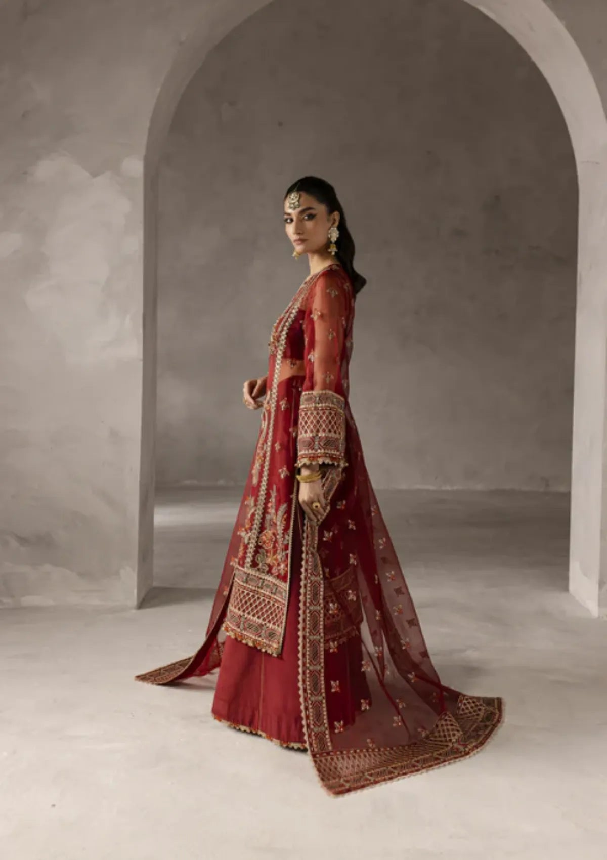 mohsin-saeed-fabrics-designer-daily-wear-formal-and-wedding-suits-within-budget-This-product-is-from-imran-ramzan-elysee25-pivoine-ecarlate-is-available-on-Mohsin-saeed-fabrics-website.