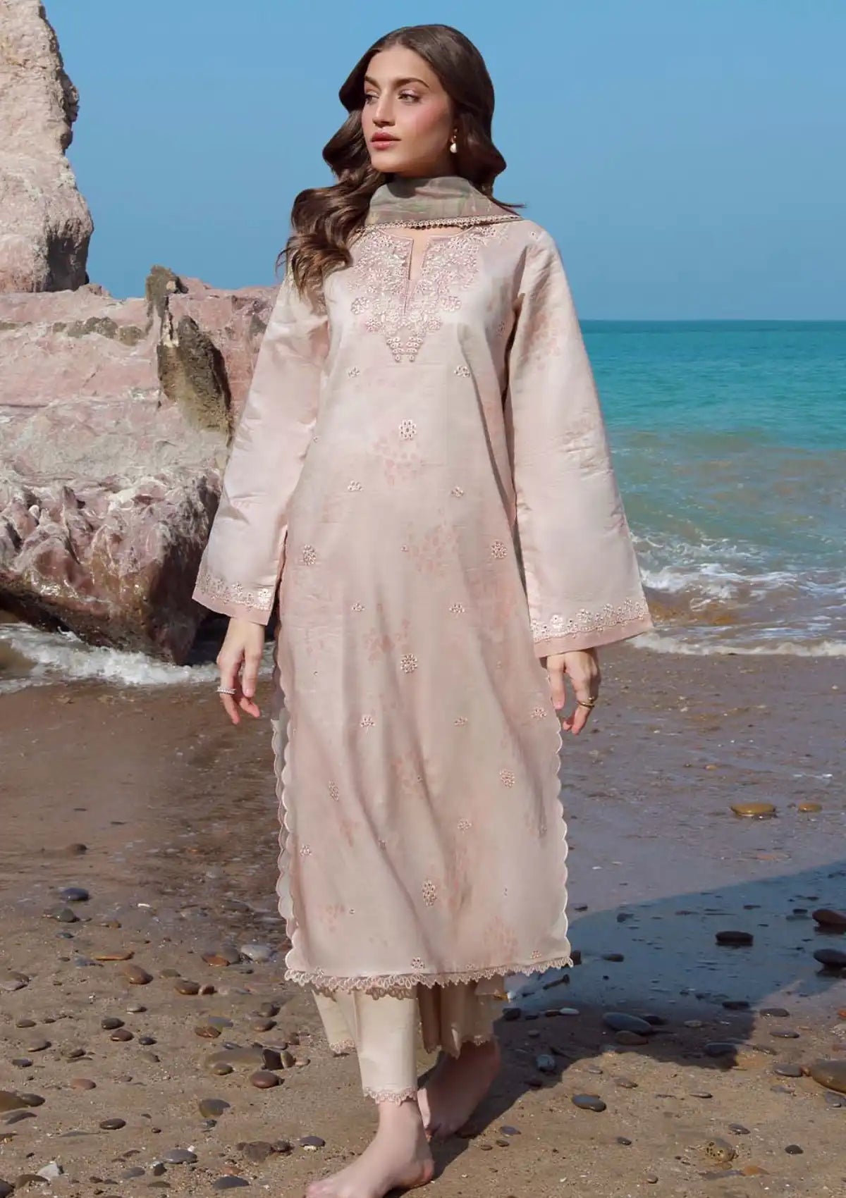 mohsin-saeed-fabrics-is-selling-online-and-in stores-Luxury-daily-wear-wedding-wear-formal-wear-in-budgeted-price-This-product-is-from-seran-afsanah-lawn-ss25-d-05-rumi-is-available-on-Mohsin-saeed-fabrics-website.