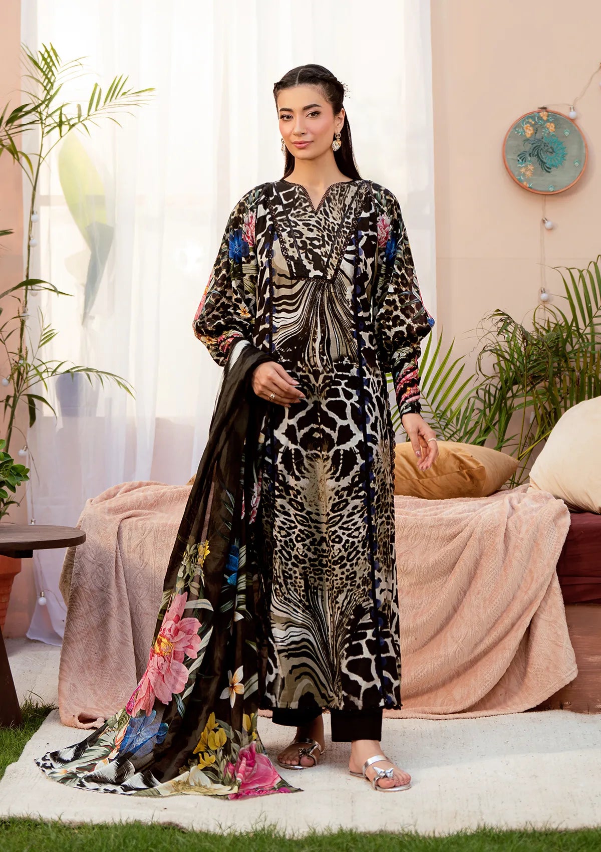 mohsin-saeed-fabrics-designer-daily-wear-formal-and-wedding-suits-within-budget-This-product-is-from-elaf-prints-lawn25-vol-2-eps-4b-noir-essence-is-available-on-Mohsin-saeed-fabrics-website.